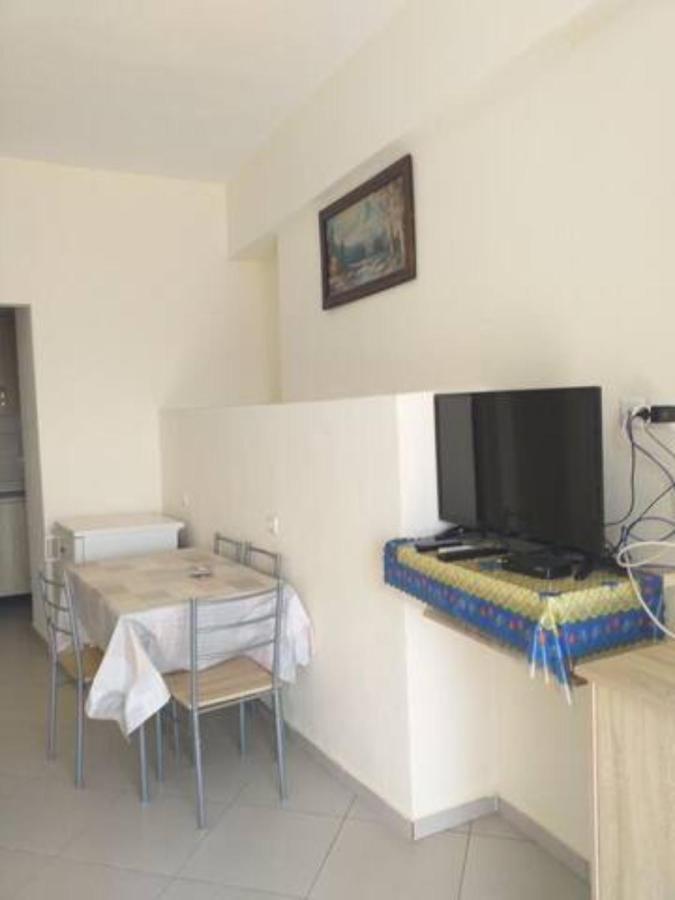 Vasili Sunstay Apartments ساراندا المظهر الخارجي الصورة